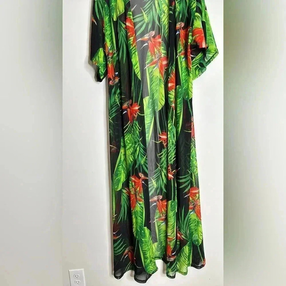 Tropical Black Cover-up - Picture 4 of 7